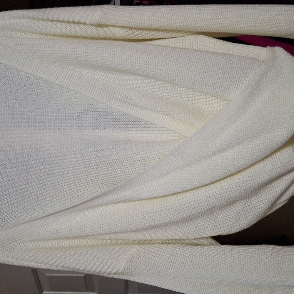 Ivory sweater - Picture 3 of 3